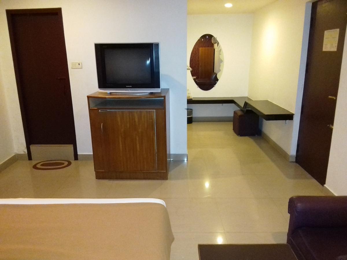 Sri Srinivasar Residency Hotel Vellore Kültér fotó